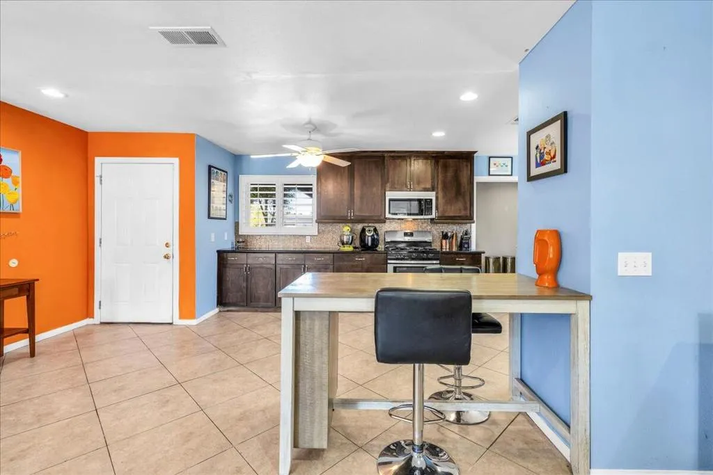 69295 Nilda Drive, Cathedral City, California 92234 home-pic-7