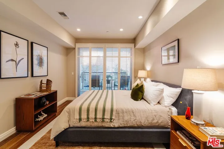 441 S Barrington Avenue 109, Los Angeles, California 90049