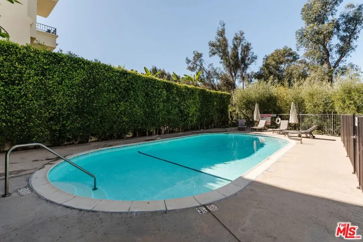 441 S Barrington Avenue 109, Los Angeles, California 90049
