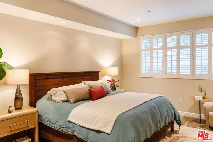 441 S Barrington Avenue 109, Los Angeles, California 90049