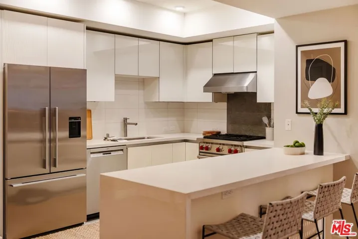 441 S Barrington Avenue 109, Los Angeles, California 90049