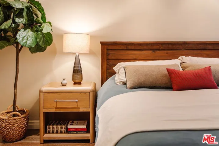 441 S Barrington Avenue 109, Los Angeles, California 90049