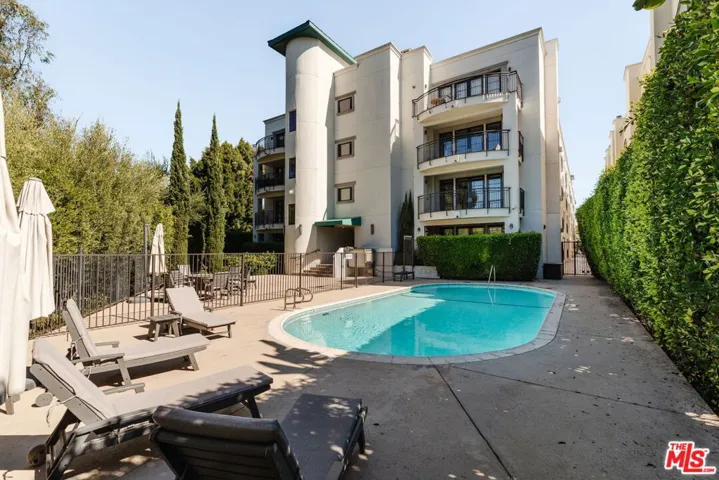 441 S Barrington Avenue 109, Los Angeles, California 90049