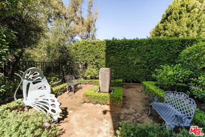 441 S Barrington Avenue 109, Los Angeles, California 90049