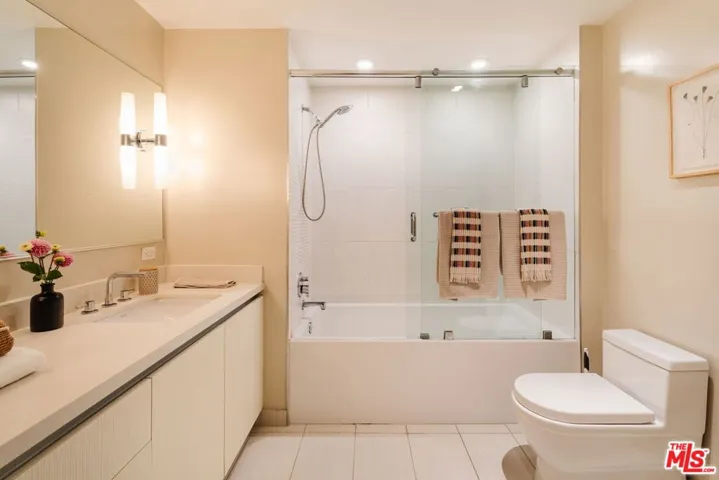 441 S Barrington Avenue 109, Los Angeles, California 90049
