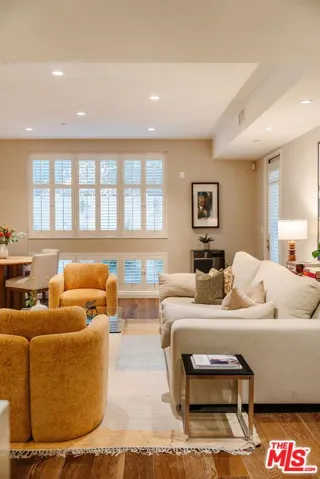 441 S Barrington Avenue 109, Los Angeles, California 90049