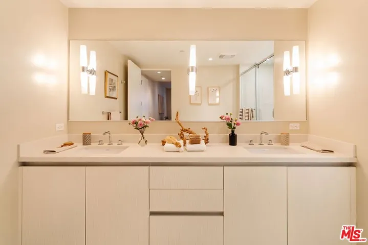 441 S Barrington Avenue 109, Los Angeles, California 90049
