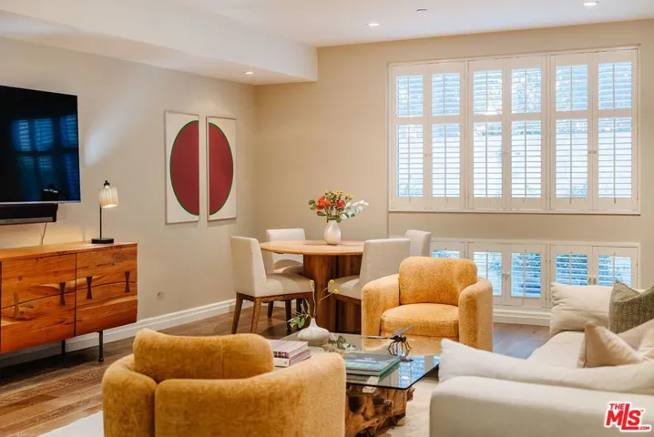 441 S Barrington Avenue 109, Los Angeles, California 90049