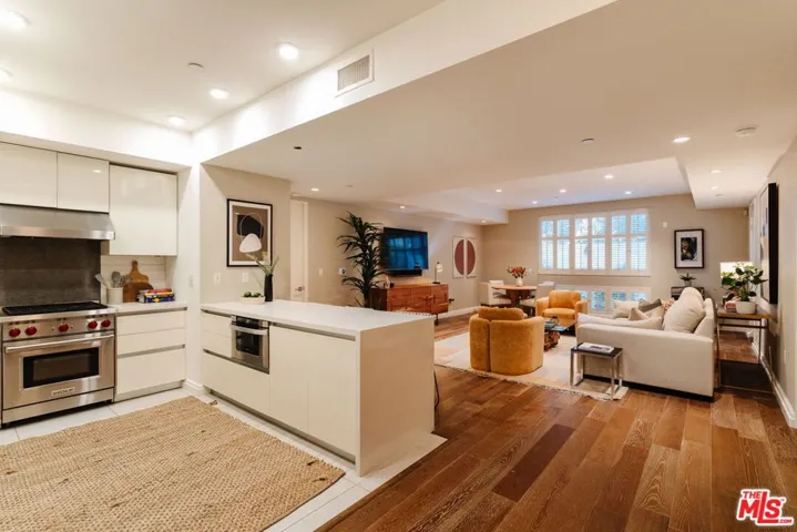 441 S Barrington Avenue 109, Los Angeles, California 90049