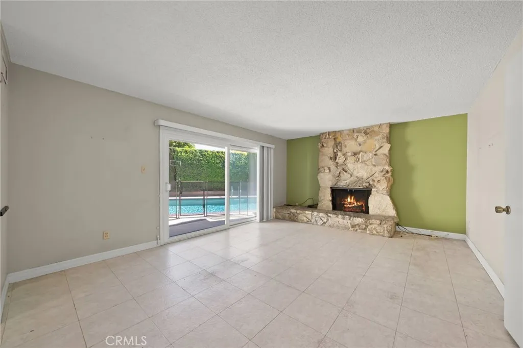 412 Emerald, Seal Beach, California 90740 home-pic-9