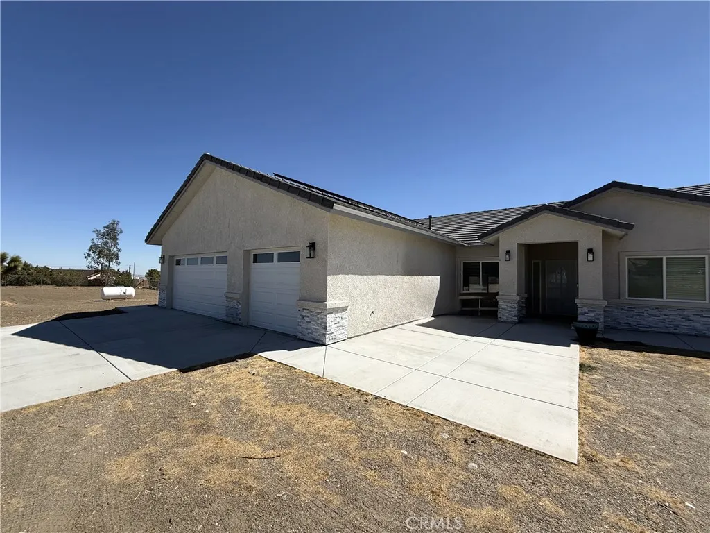 9591 Burbank Road, Phelan, California 92371 home-pic-0