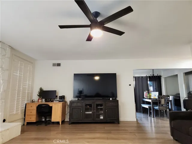 living room towards the kitchen area