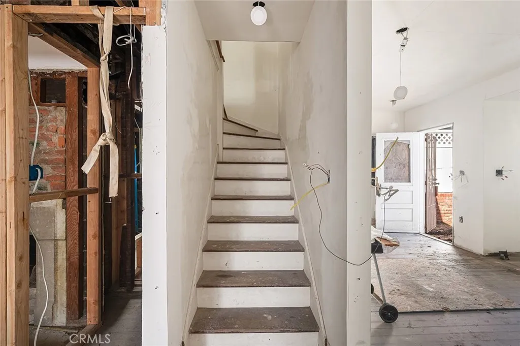 2000 N New Hampshire, Los Feliz, California 90027 home-pic-34