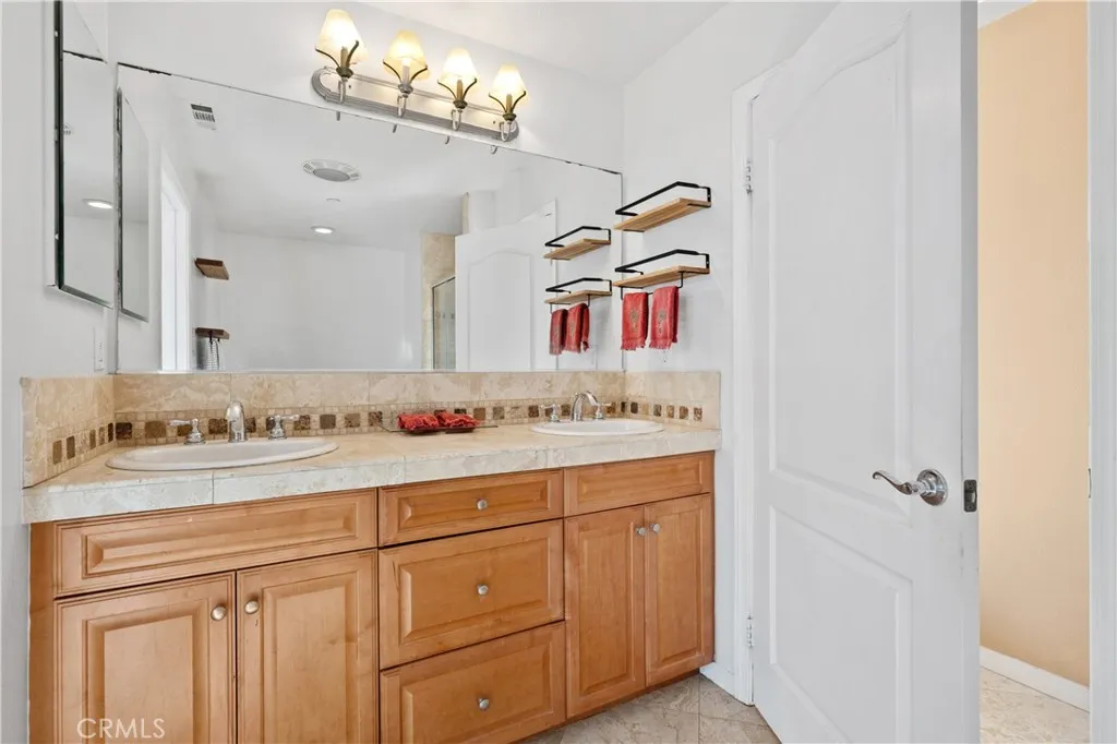 1431 Lomita Boulevard 7, Harbor City, California 90710 home-pic-15