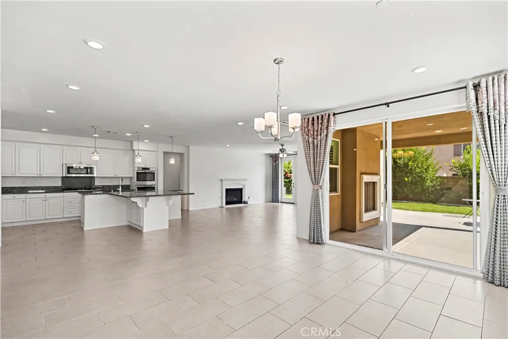 5594 Skimmer Dr, Jurupa Valley, California 91752 home-pic-7