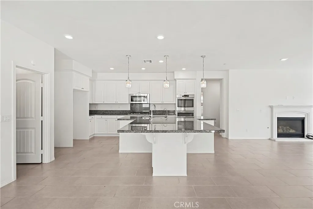 5594 Skimmer Dr, Jurupa Valley, California 91752 home-pic-13