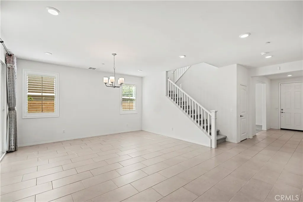 5594 Skimmer Dr, Jurupa Valley, California 91752 home-pic-8