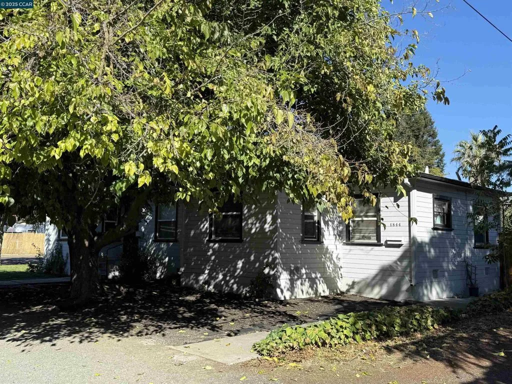 1848 Parkside Dr, Concord, California 94519 home-pic-18