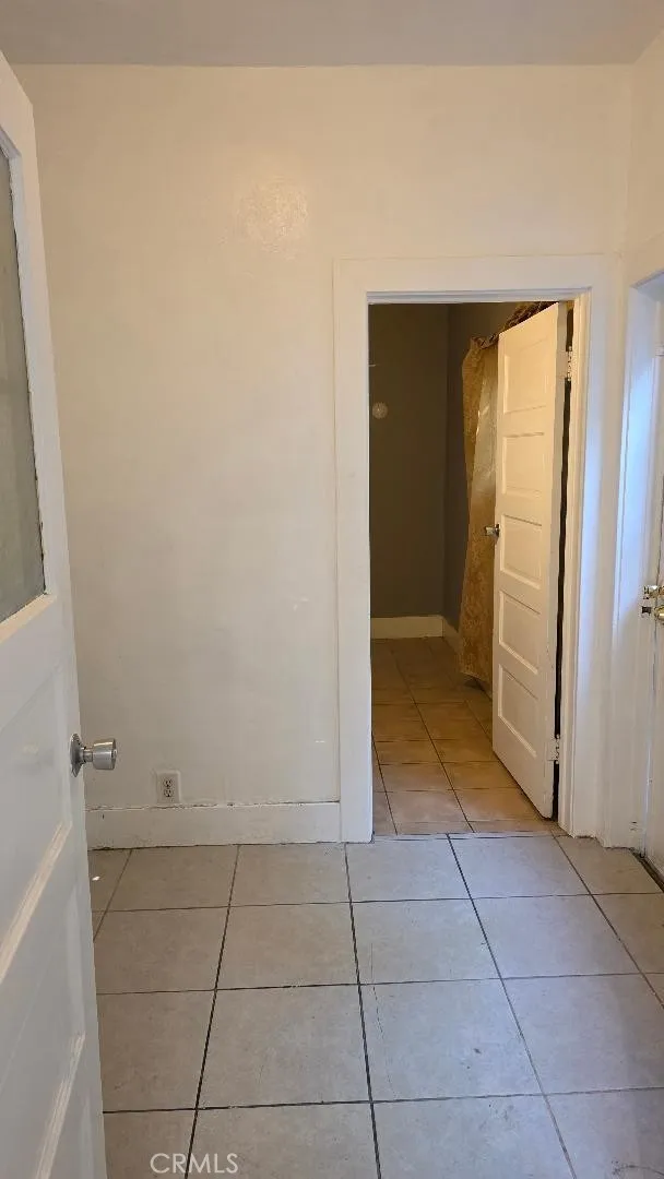 250 N Ridgewood Place N, Los Angeles, California 90004 home-pic-12