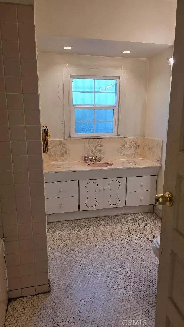 250 N Ridgewood Place N, Los Angeles, California 90004 home-pic-9