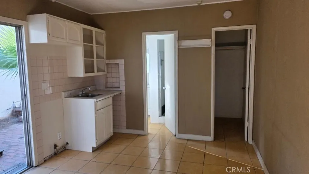 250 N Ridgewood Place N, Los Angeles, California 90004 home-pic-19