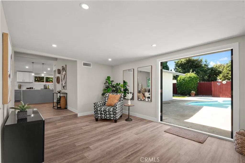 320 N Stevens, Orange, California 92868 home-pic-2