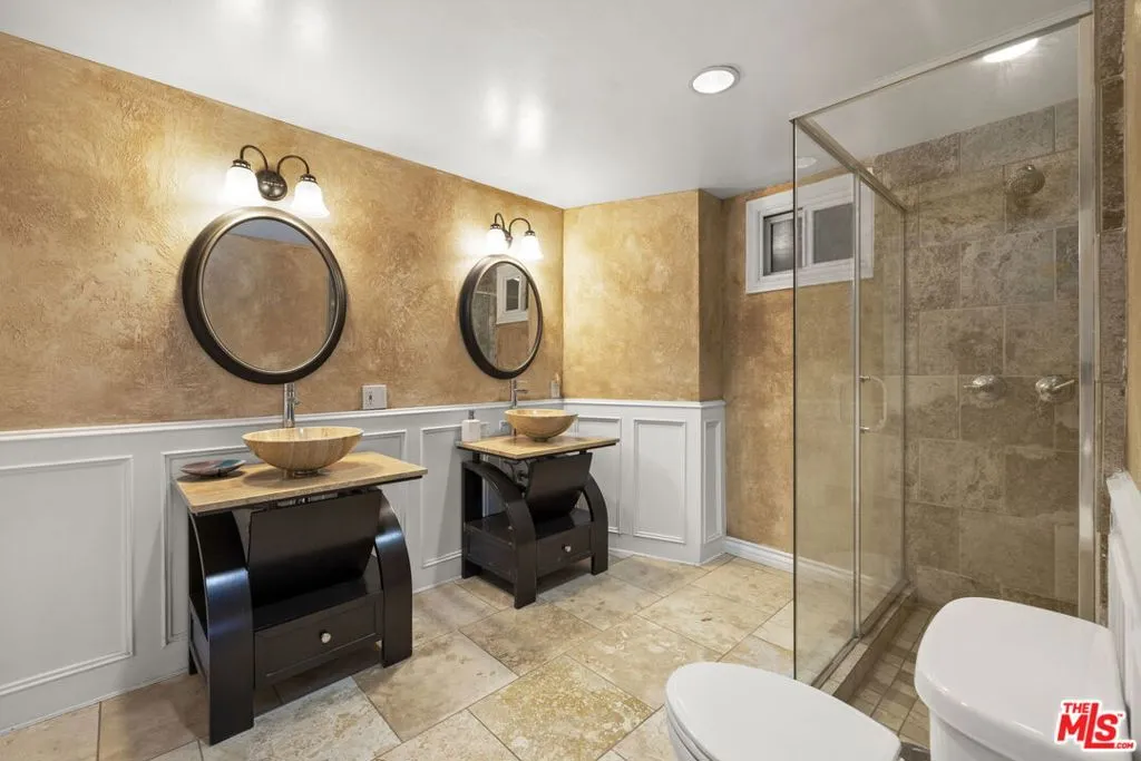 1018 N Tigertail Road, Los Angeles, California 90049 home-pic-22