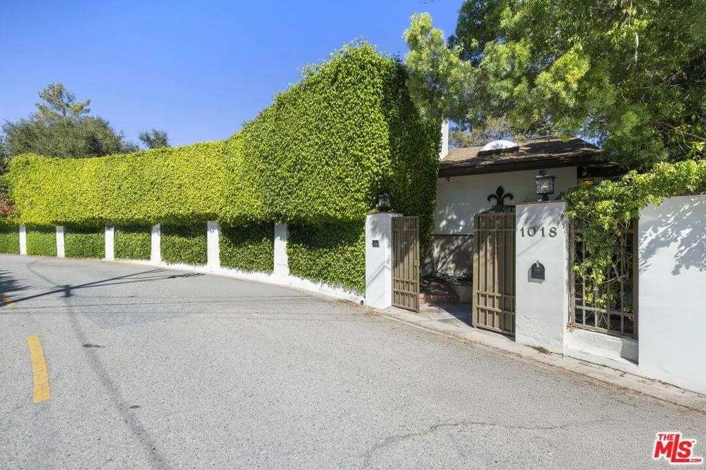 1018 N Tigertail Road, Los Angeles, California 90049 home-pic-31