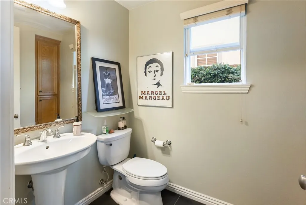 4591 Camino Del Sol, Calabasas, California 91302 home-pic-10