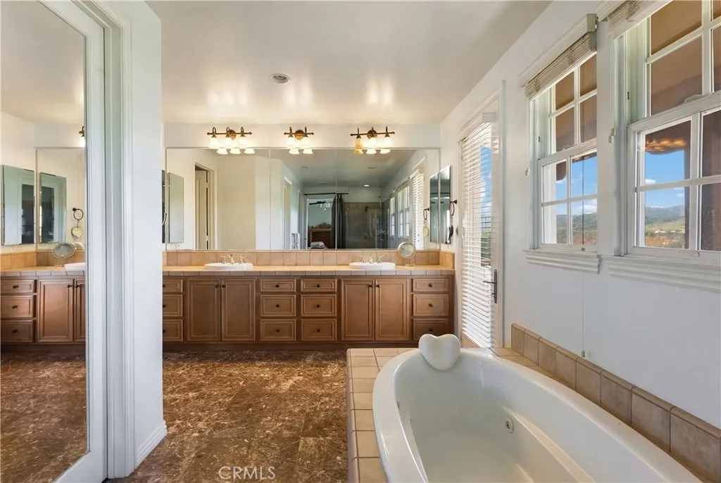 4591 Camino Del Sol, Calabasas, California 91302 home-pic-14