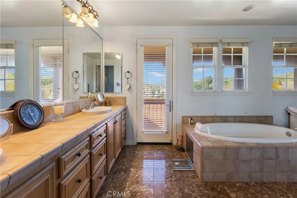 4591 Camino Del Sol, Calabasas, California 91302 home-pic-12