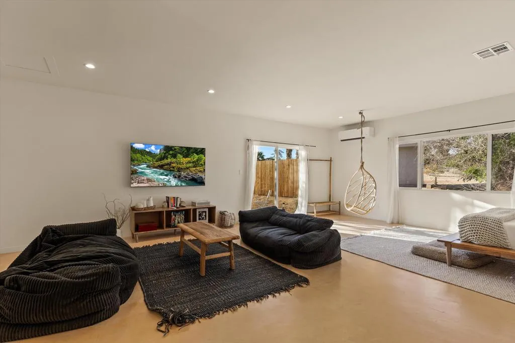 3766 Burns Road, Joshua Tree, California 92252 home-pic-35