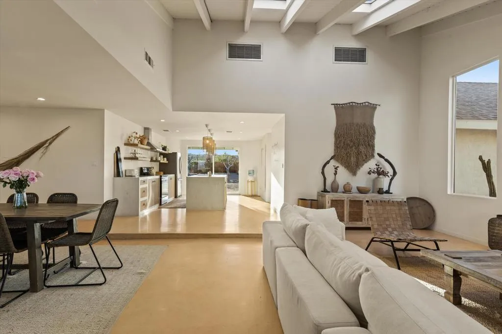 3766 Burns Road, Joshua Tree, California 92252 home-pic-12