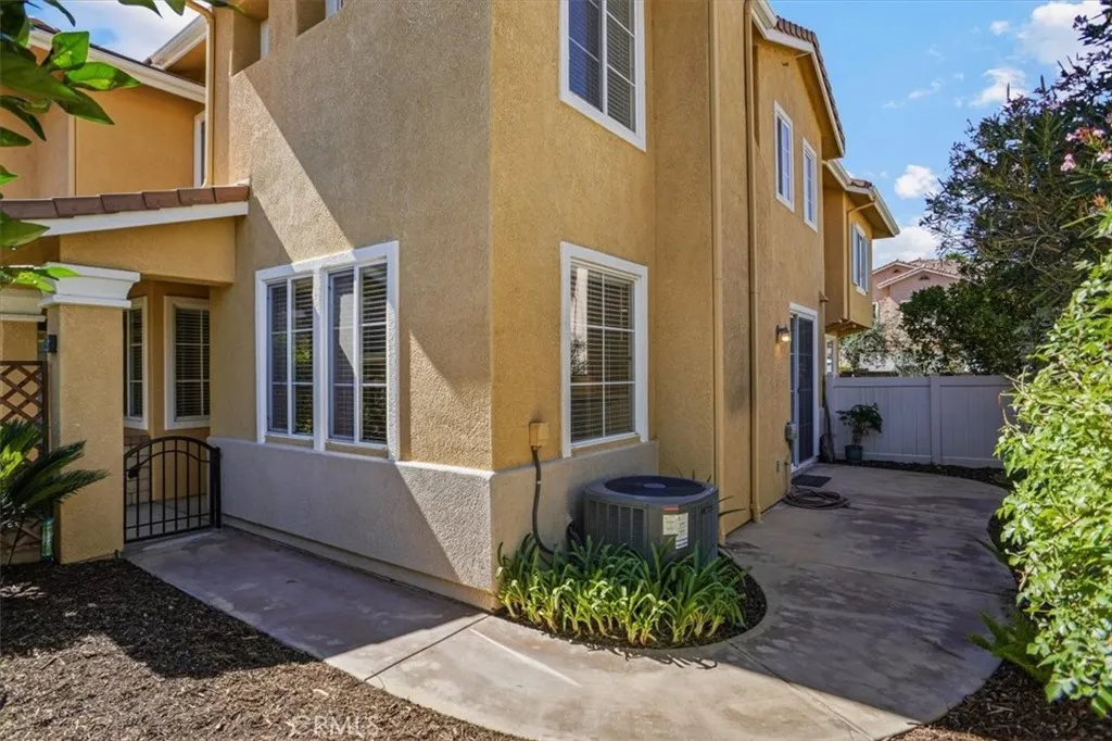 24163 Arrowhead Court, Valencia, California 91354 home-pic-16