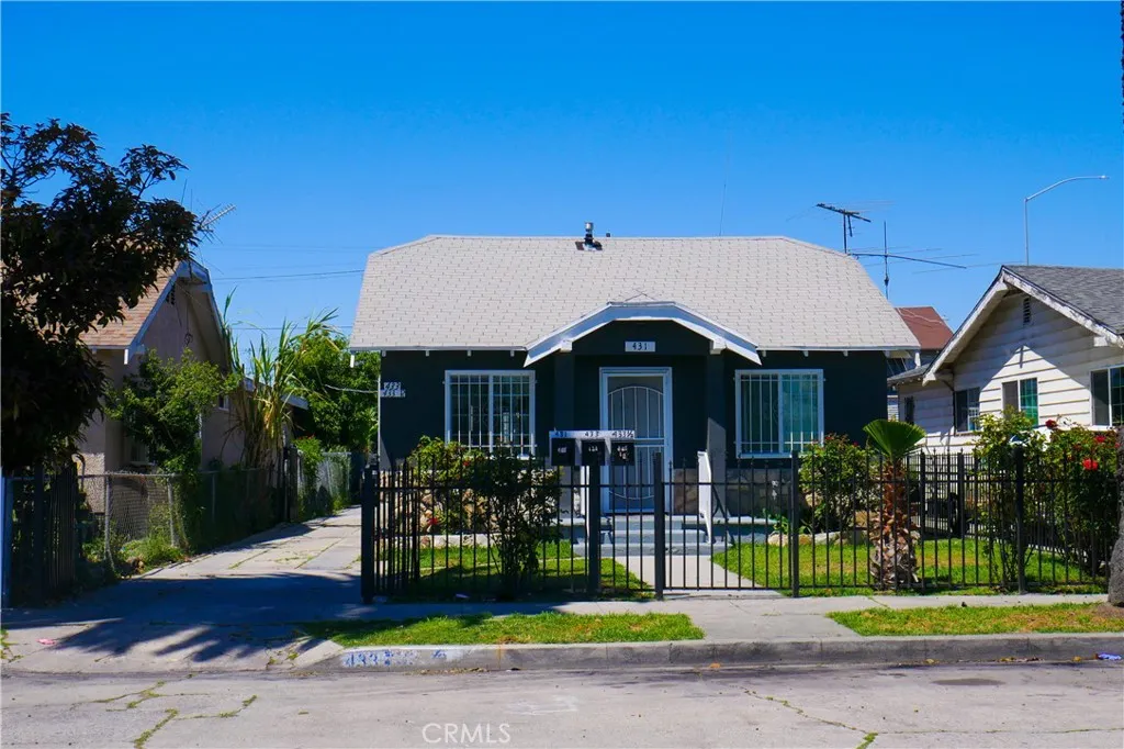 431 W 81st St, Los Angeles, California 90003 home-pic-0