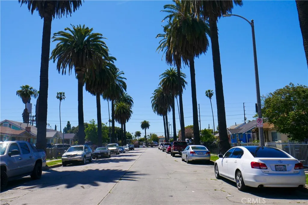 431 W 81st St, Los Angeles, California 90003 home-pic-1