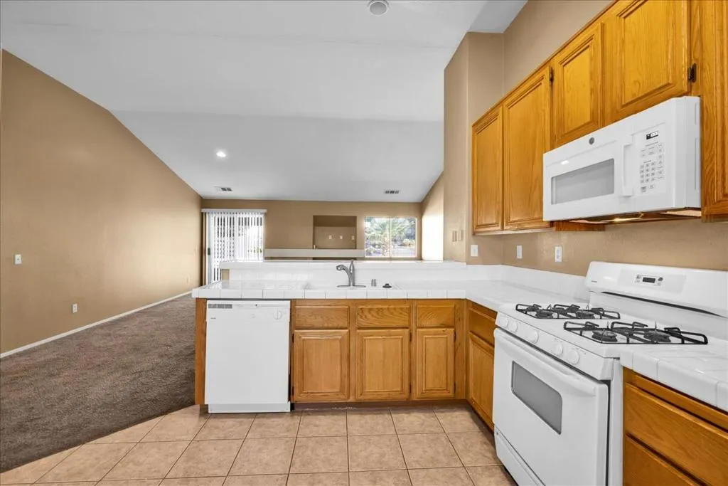 66304 8th Street, Desert Hot Springs, California 92240 home-pic-12