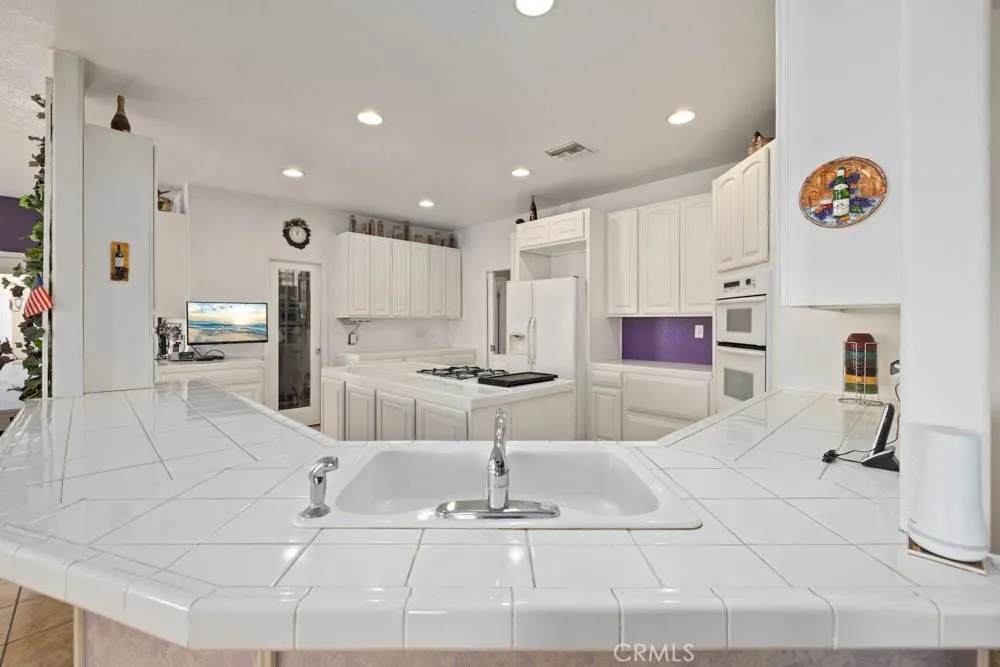 8320 W Avenue D10, Lancaster, California 93536 home-pic-12