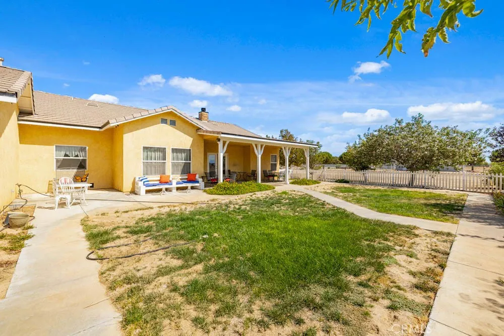 8320 W Avenue D10, Lancaster, California 93536 home-pic-42
