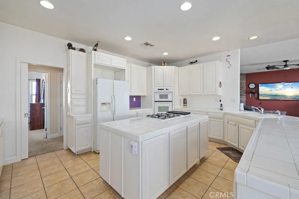 8320 W Avenue D10, Lancaster, California 93536 home-pic-14