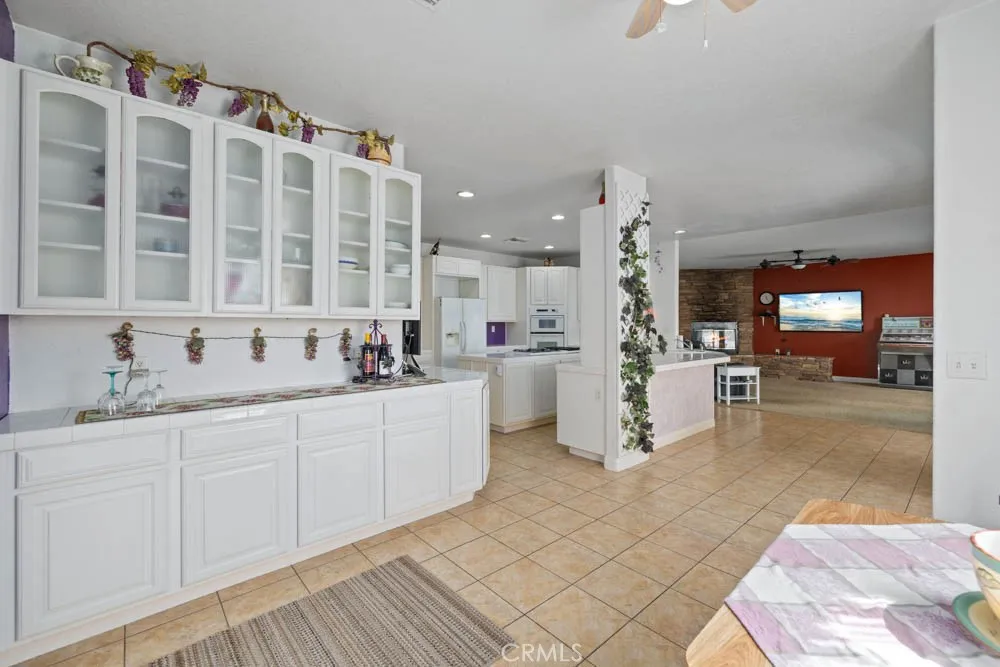 8320 W Avenue D10, Lancaster, California 93536 home-pic-25