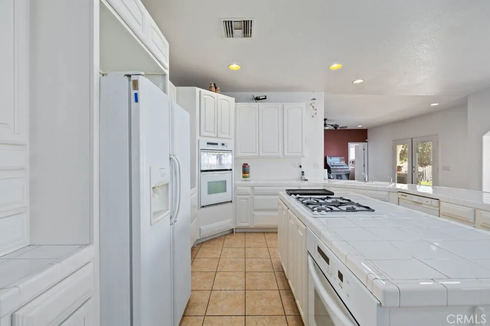 8320 W Avenue D10, Lancaster, California 93536 home-pic-16