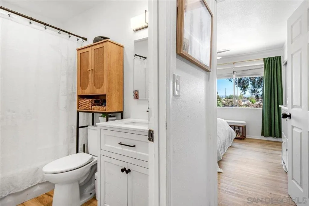 2127 Berry St, Lemon Grove, California 91945 home-pic-17