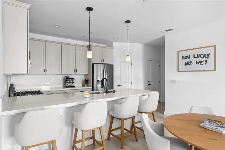 Breakfast Bar
