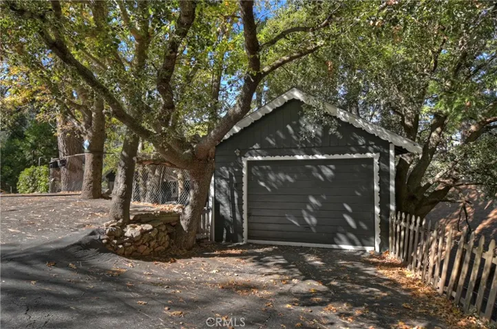 912 Berne, Crestline, California 92325