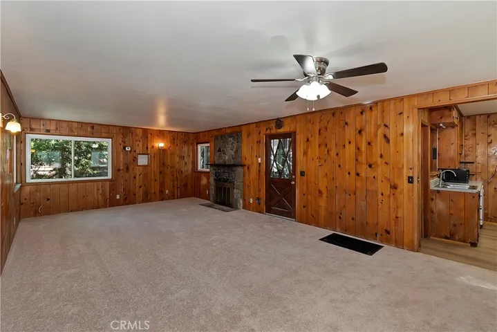 912 Berne, Crestline, California 92325