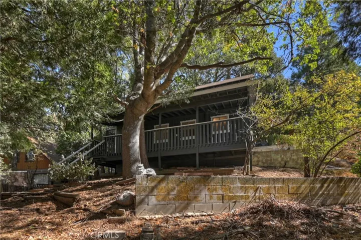 912 Berne, Crestline, California 92325