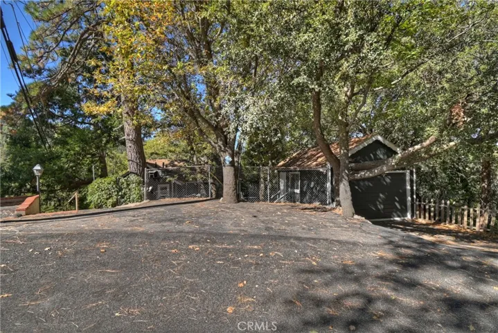 912 Berne, Crestline, California 92325