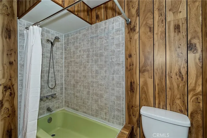 912 Berne, Crestline, California 92325