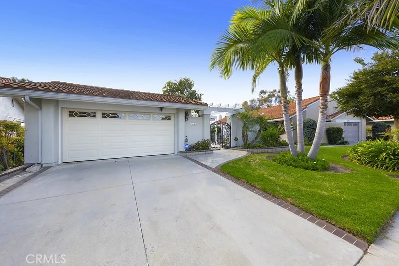 5446 Alta Vista, Laguna Woods, California 92637 home-pic-1